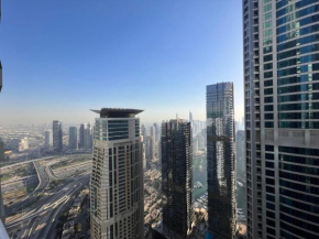 Iconic Marina & Sea Views From The 52nd Floor